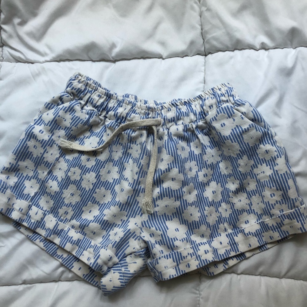 Daisy Print Shorts